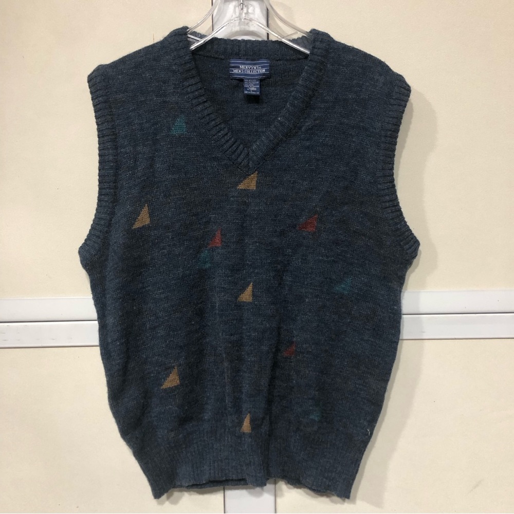 #1041 Mervyn's men’s collection wool blend knit pull over vest Med